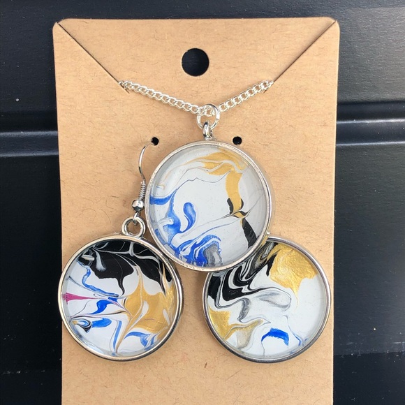 Handmade acrylic painted earrings and necklaces - Picture 8 of 8